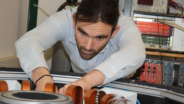 Gerard Ariño, IFAE